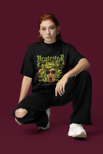 Medusa a beautiful women Oversized T-shirt